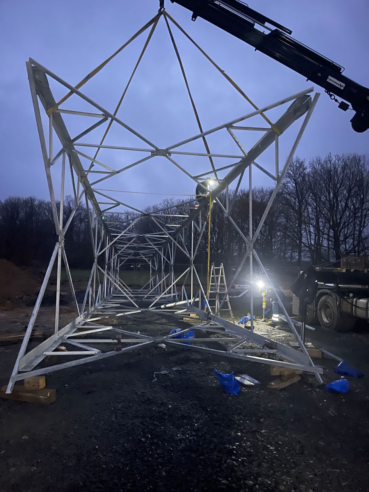 دکل خودایستا چهار پایه