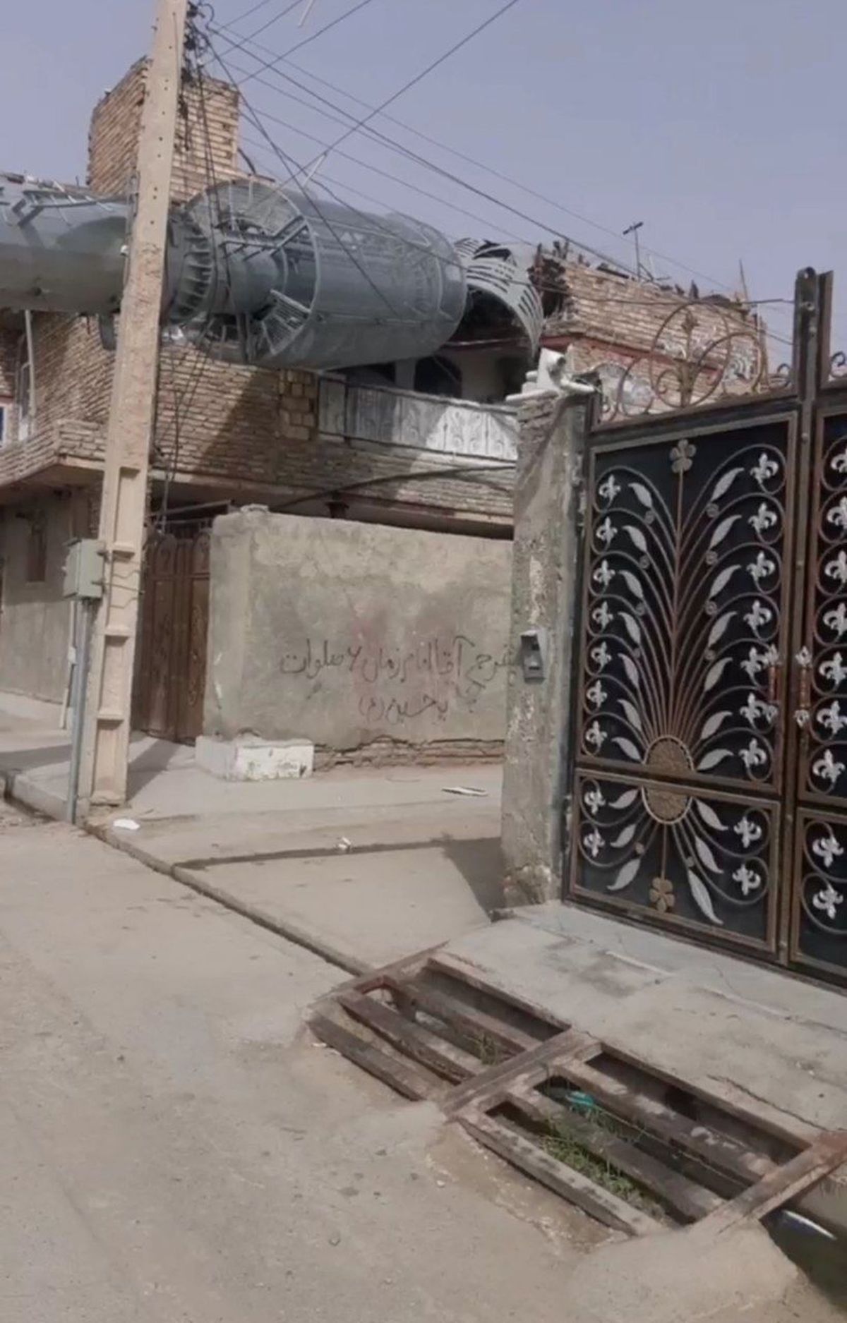 سقوط دکل مخابراتی